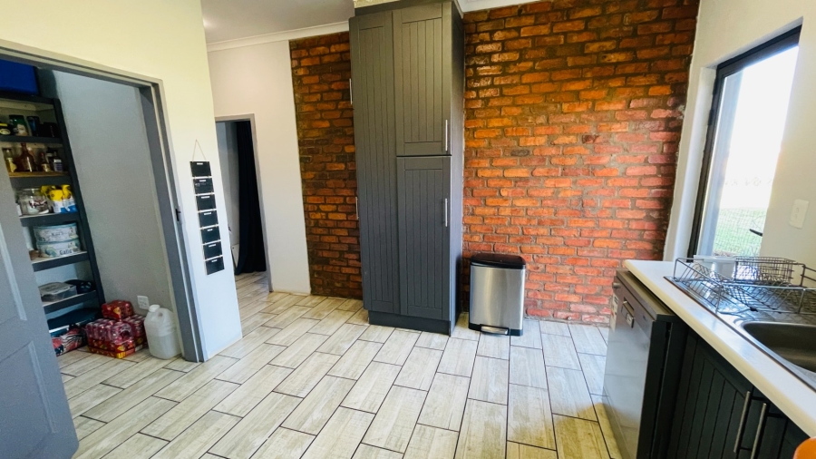 4 Bedroom Property for Sale in Grimbeeck Park North West